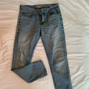 Levi’s Denizen 
Skinny fit 
216
31x30